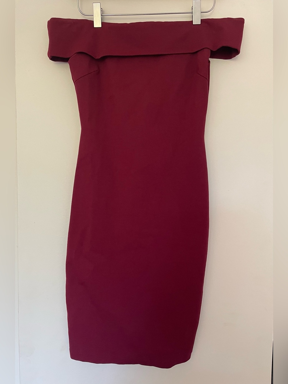 Off-Shoulder Burgundy Bodycon Dress